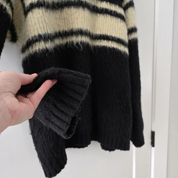 ▪︎SOLD▪︎ Celine mens sweater Small - Picture 4 of 10